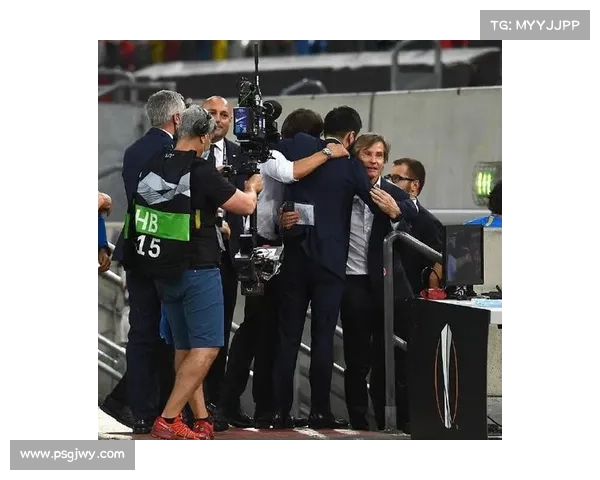 以塞维利亚杯看欧联杯背后传奇故事与荣耀传承的历史脉络全景解析 以塞维利亚杯看欧联杯背后传奇故事与荣耀传承的历史脉络全景解析